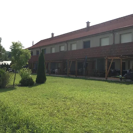 Harsas Apartmanhaz * Balatonboglár