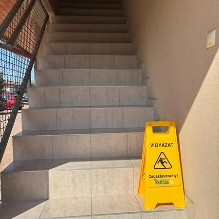 Harsas Apartmanhaz *